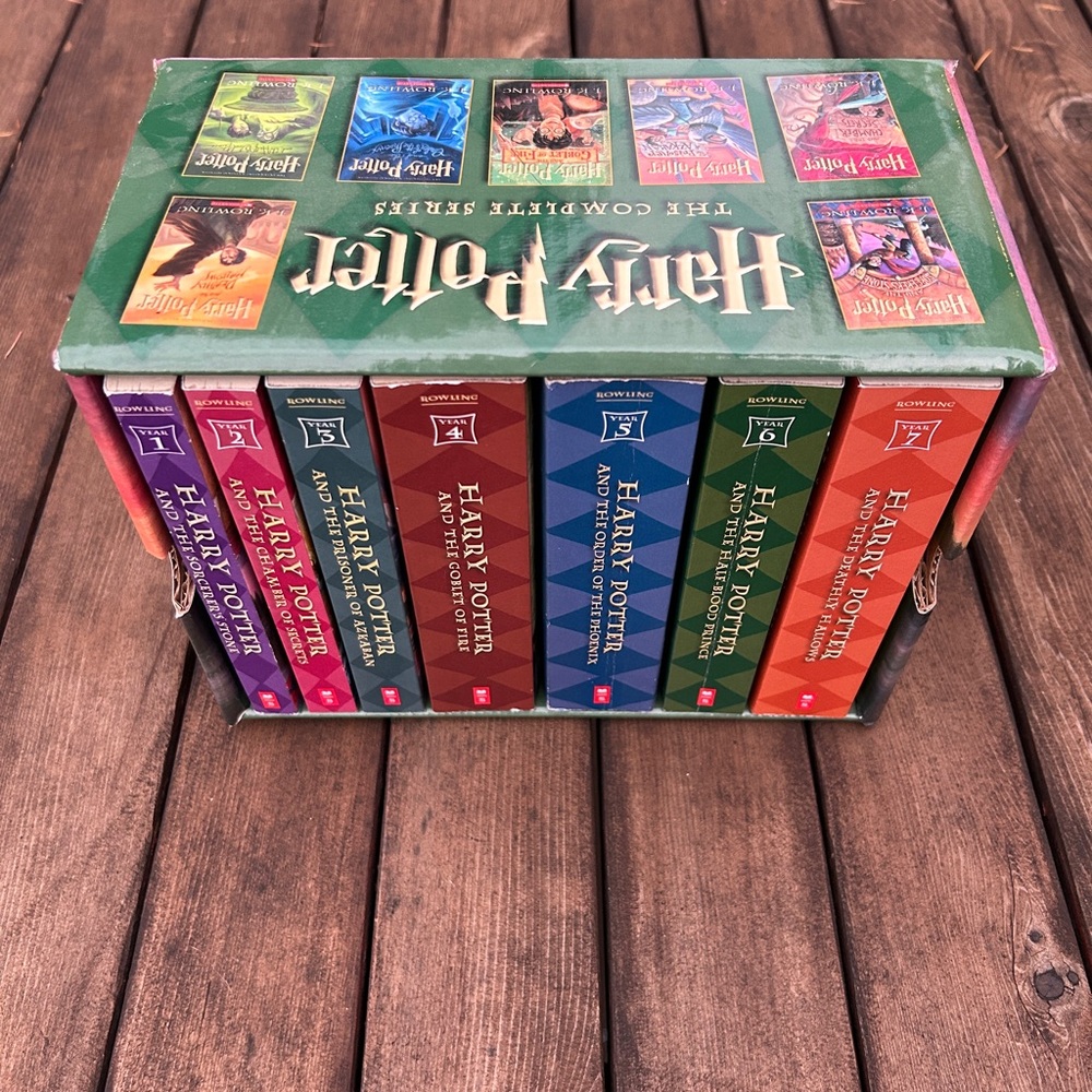 Harry Potter Complete 7-Book Boxed Set - Colorful Paperback Editions